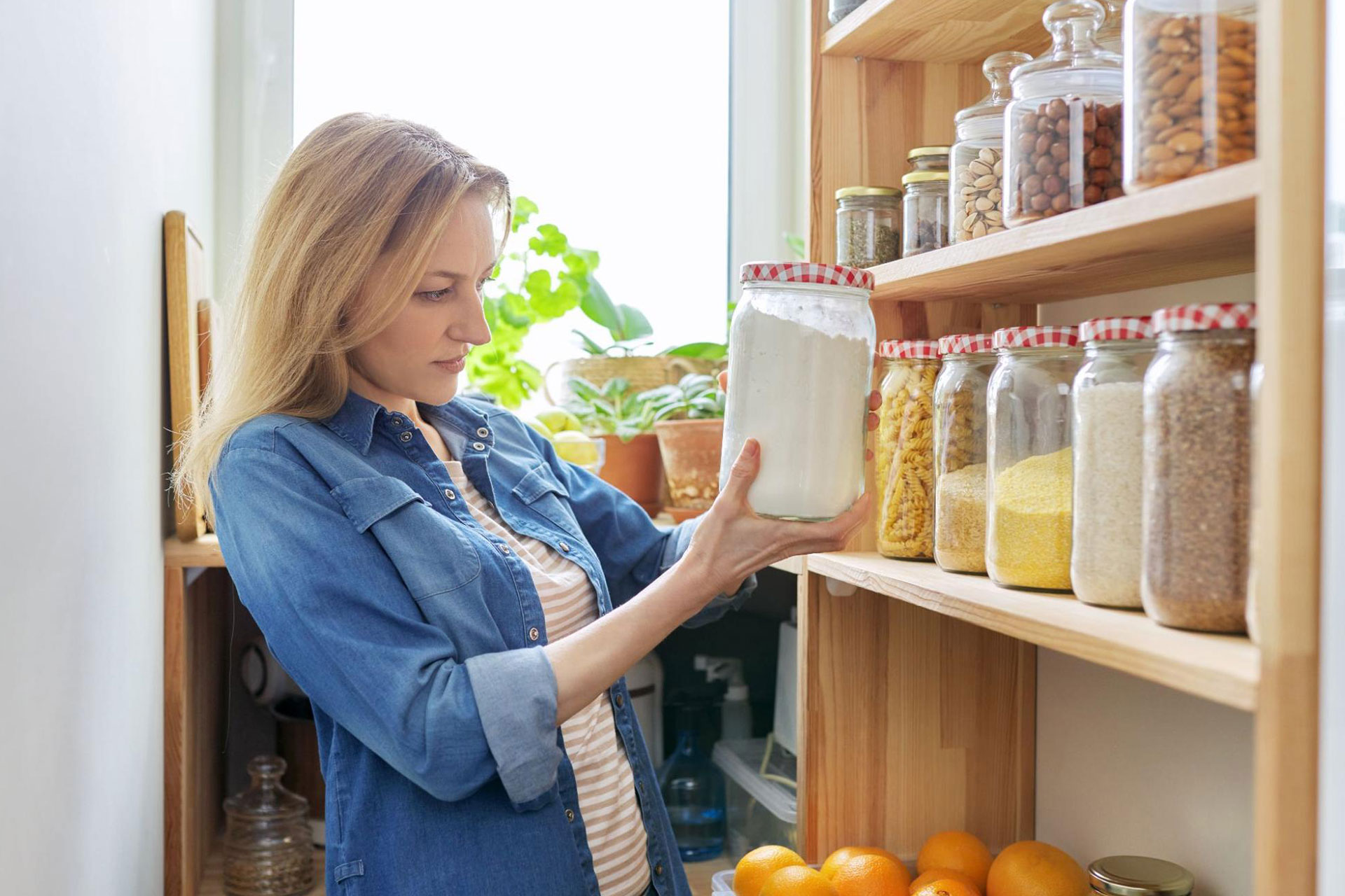 12 Storage and Organization Tips for a Minimalist Home - StorageMart ...